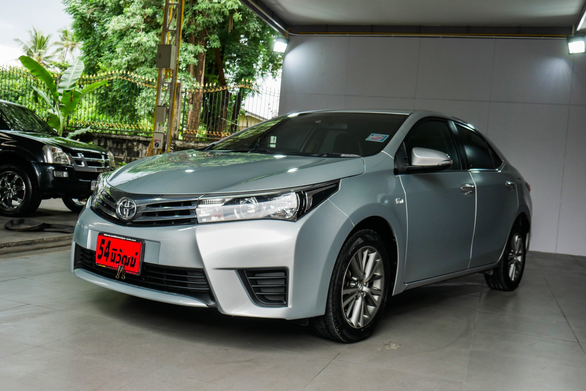 Toyota ALTIS 1.8 E ปี 2016 สีเงิน (รูปที่ 3)