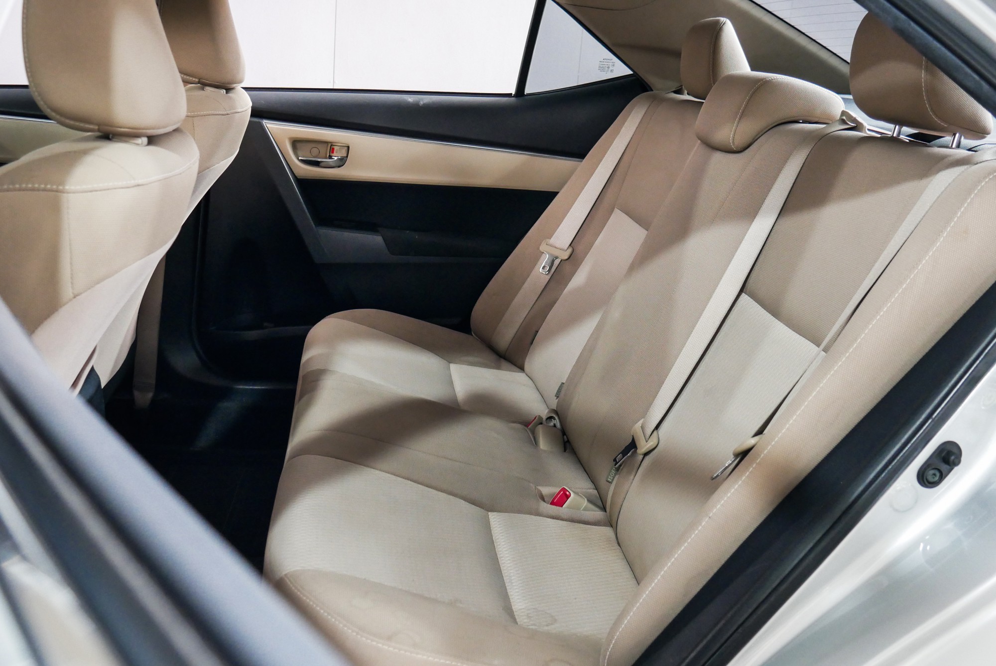Toyota ALTIS 1.8 E ปี 2016 สีเงิน (รูปที่ 6)
