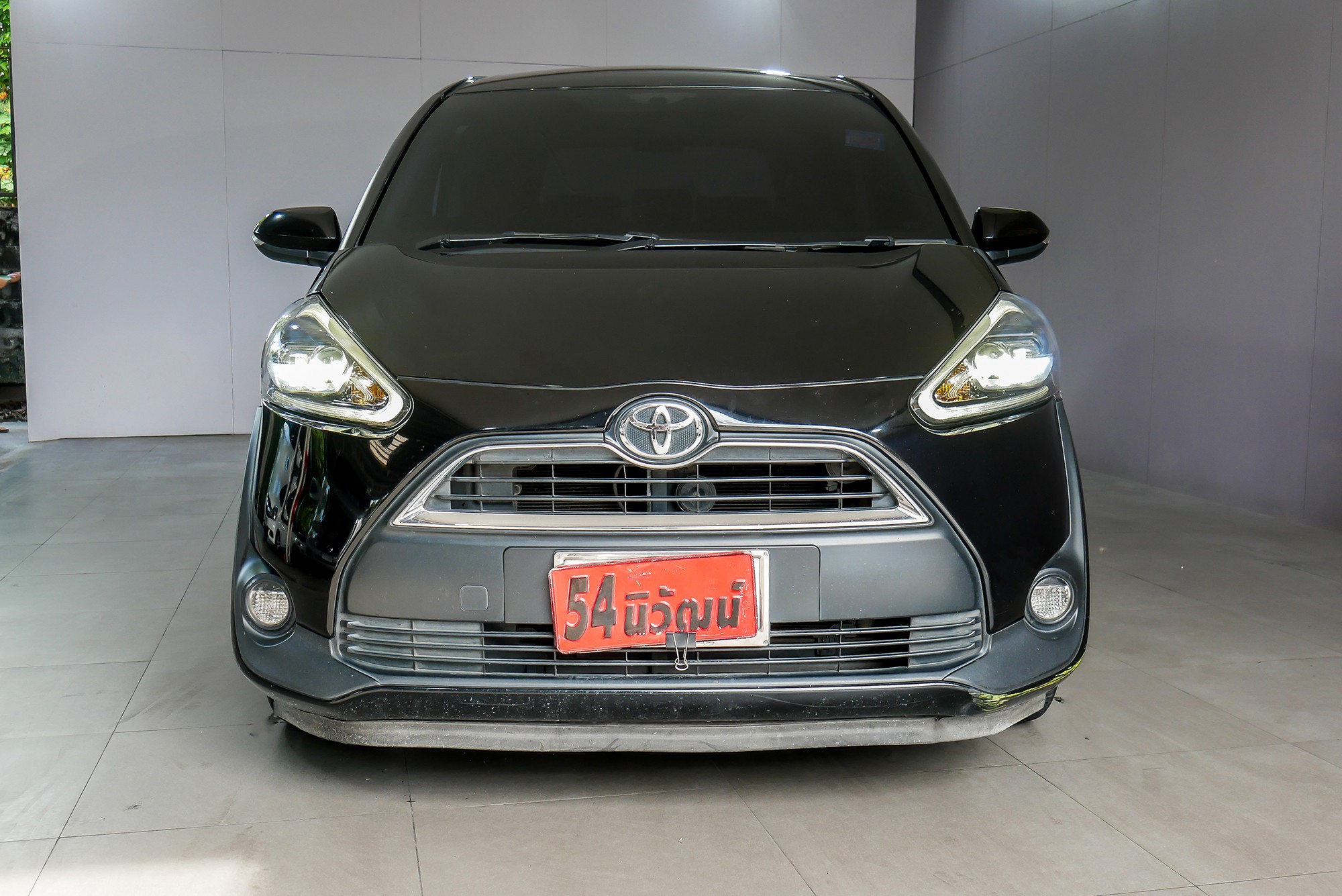 TOYOTA SIENTA 1.5 V AT ปี 2017 สีดำ (รูปที่ 2)