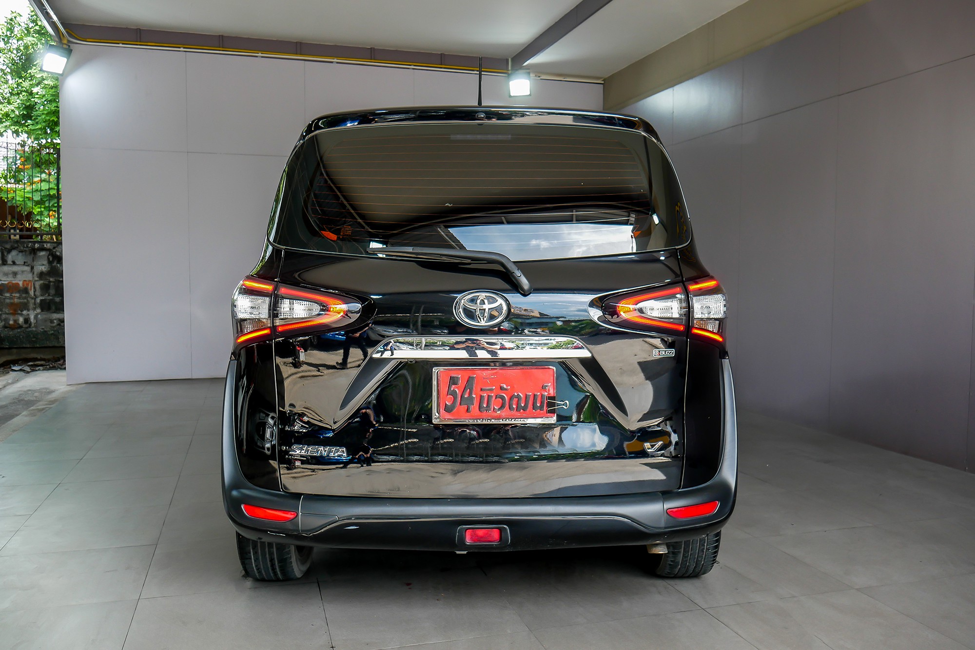 TOYOTA SIENTA 1.5 V AT ปี 2017 สีดำ