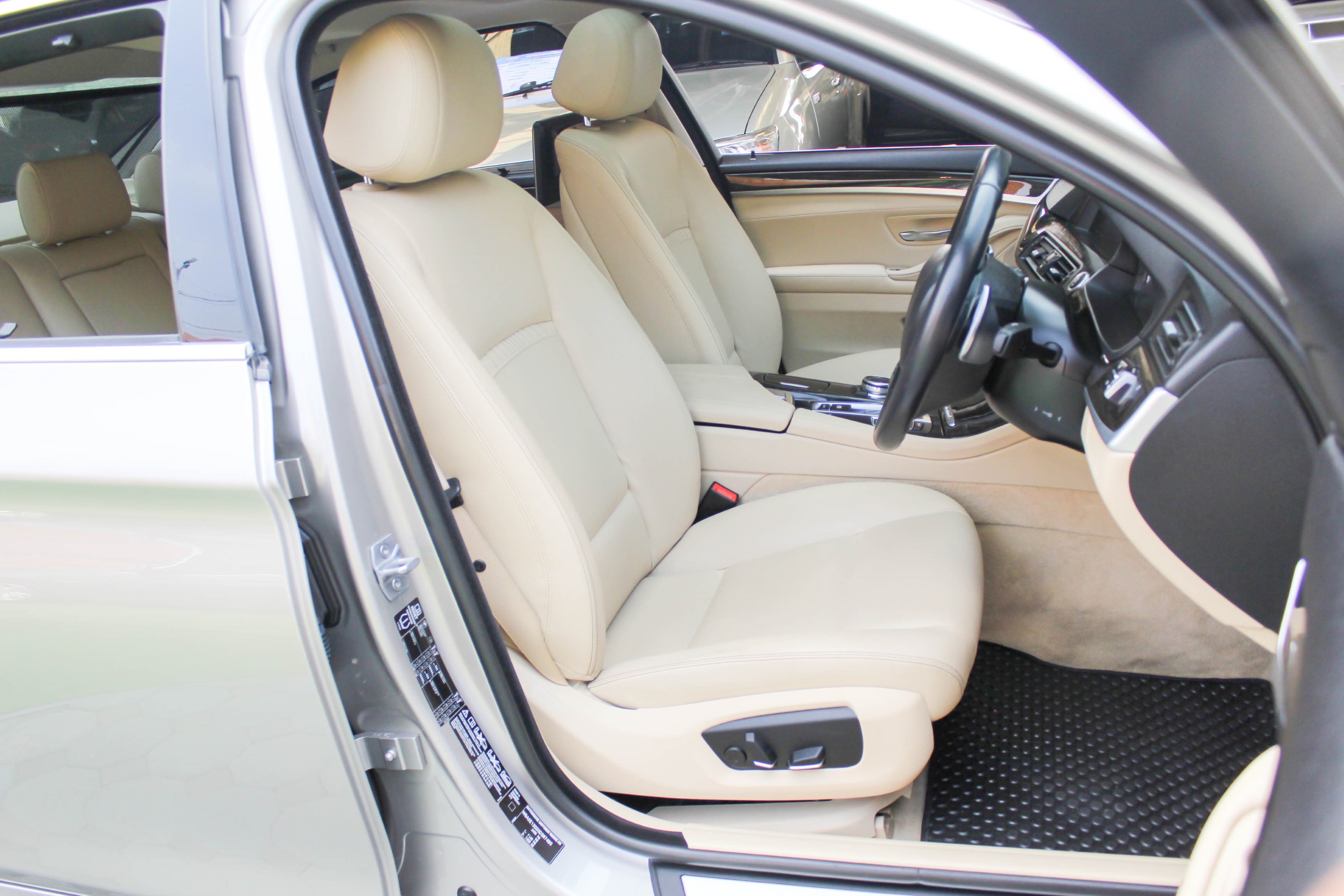 BMW 5 Series ACTIVE HYBRID 5 LUXURY 3.0 LCI ปี 2014 สีน้ำตาล (รูปที่ 7)