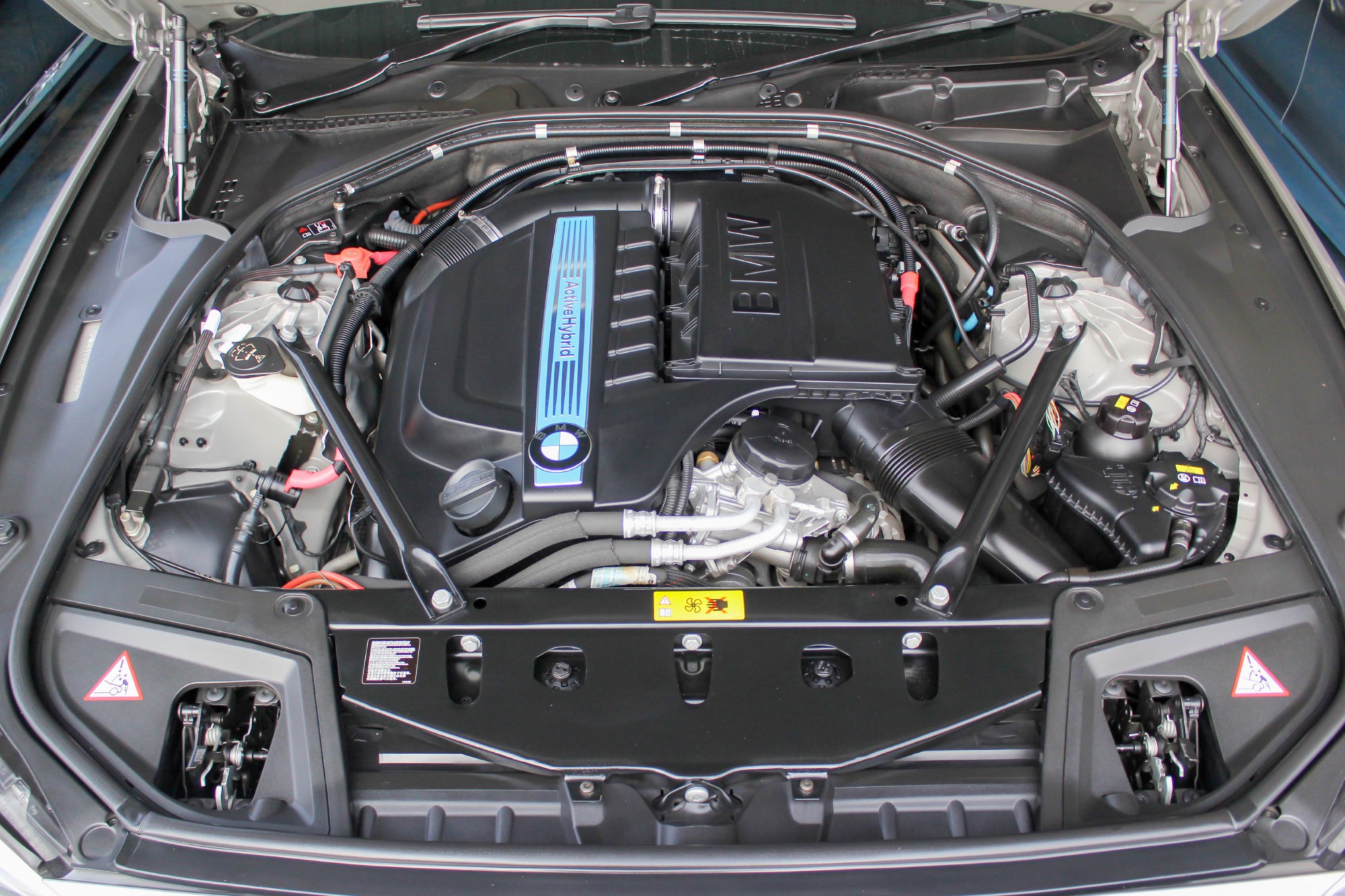 BMW 5 Series ACTIVE HYBRID 5 LUXURY 3.0 LCI ปี 2014 สีน้ำตาล (รูปที่ 4)