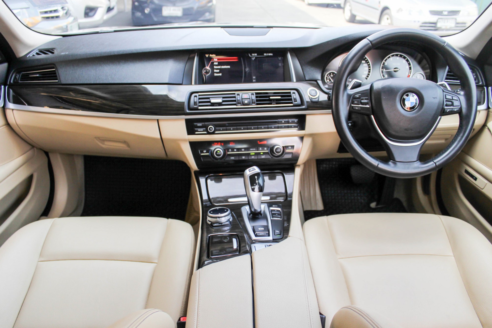 BMW 5 Series ACTIVE HYBRID 5 LUXURY 3.0 LCI ปี 2014 สีน้ำตาล (รูปที่ 9)