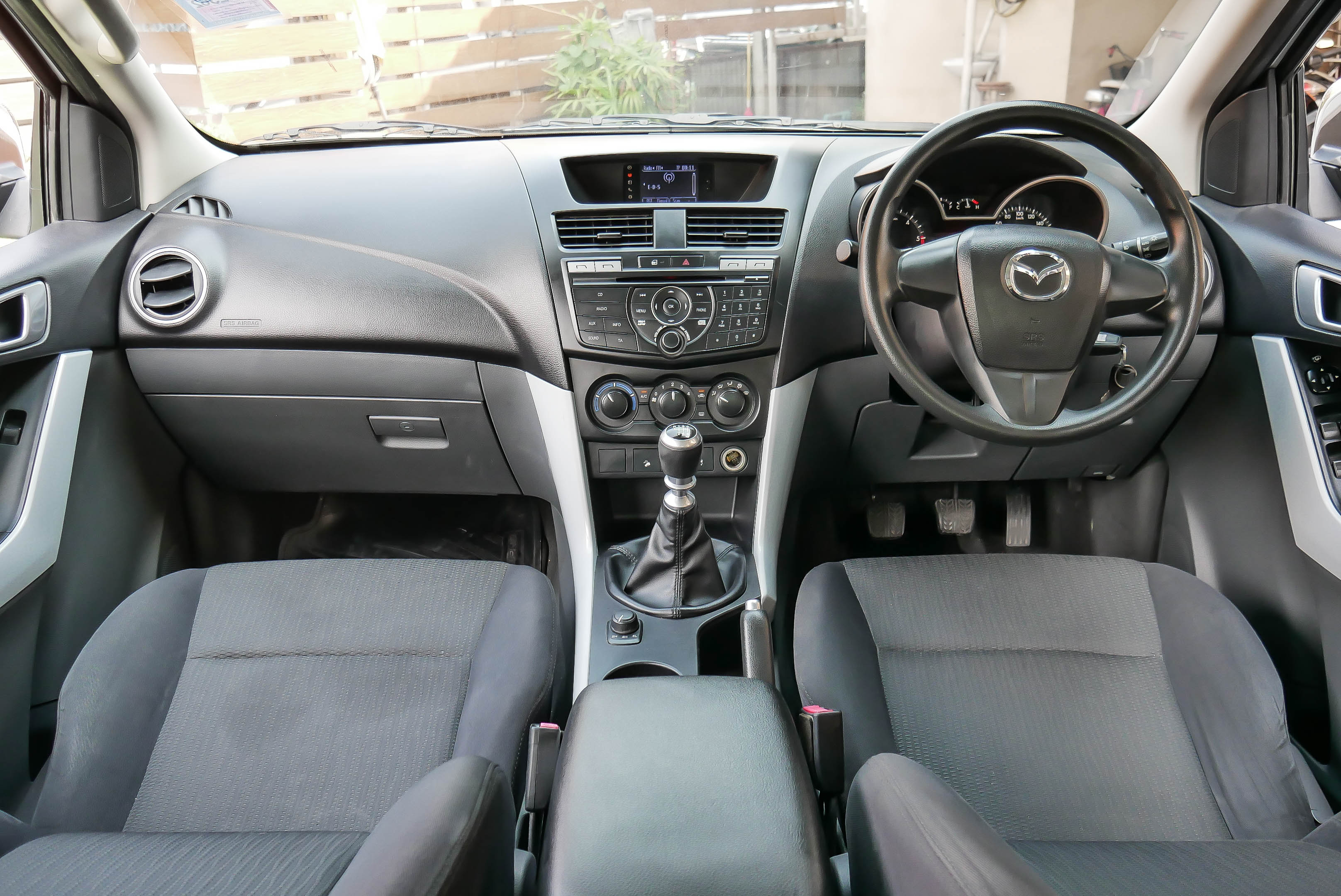 2013 MAZDA BT-50 PRO DOUBLECAB 3.2 4×4 MT ปี 2013 สีขาว