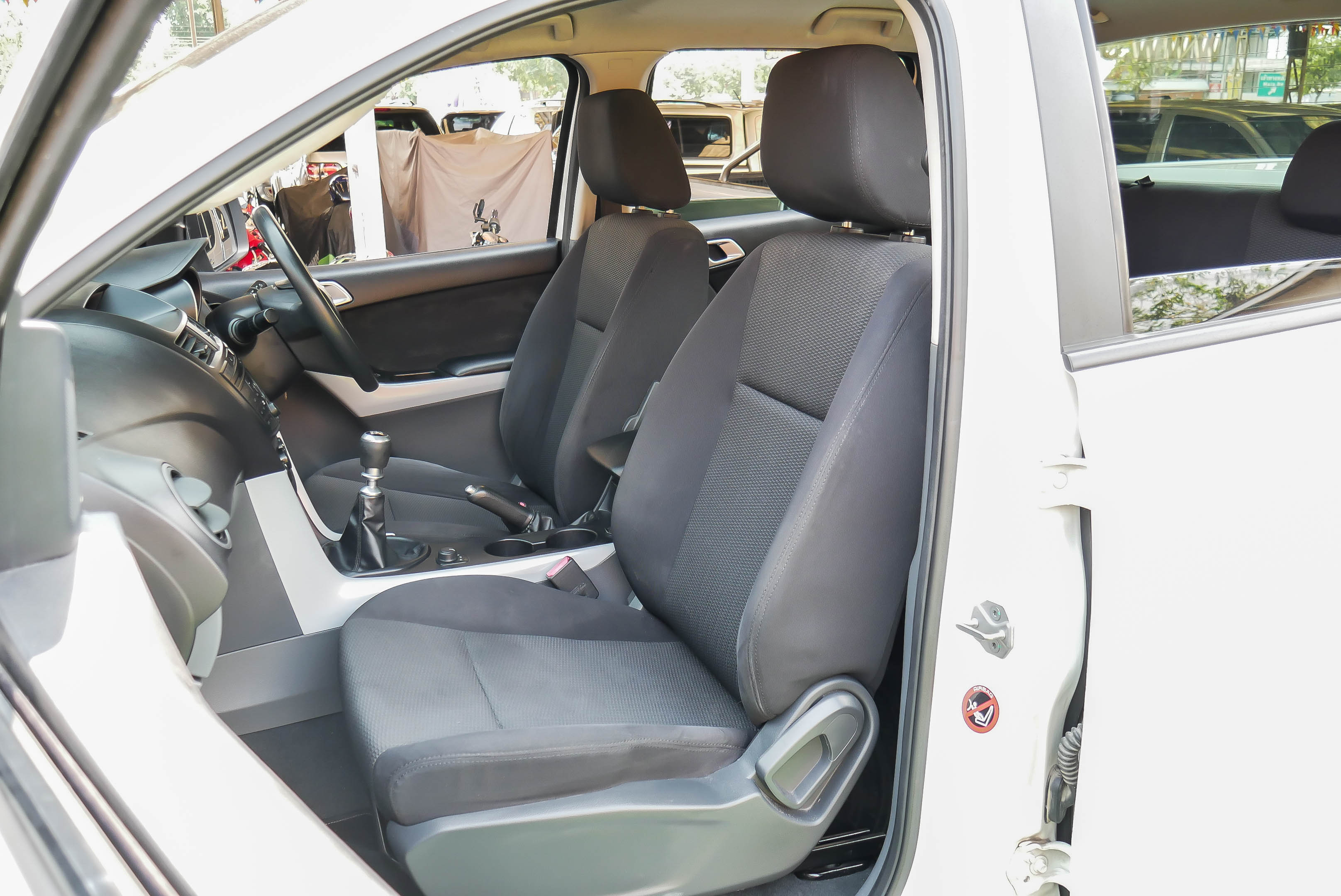 2013 MAZDA BT-50 PRO DOUBLECAB 3.2 4×4 MT ปี 2013 สีขาว (รูปที่ 29)