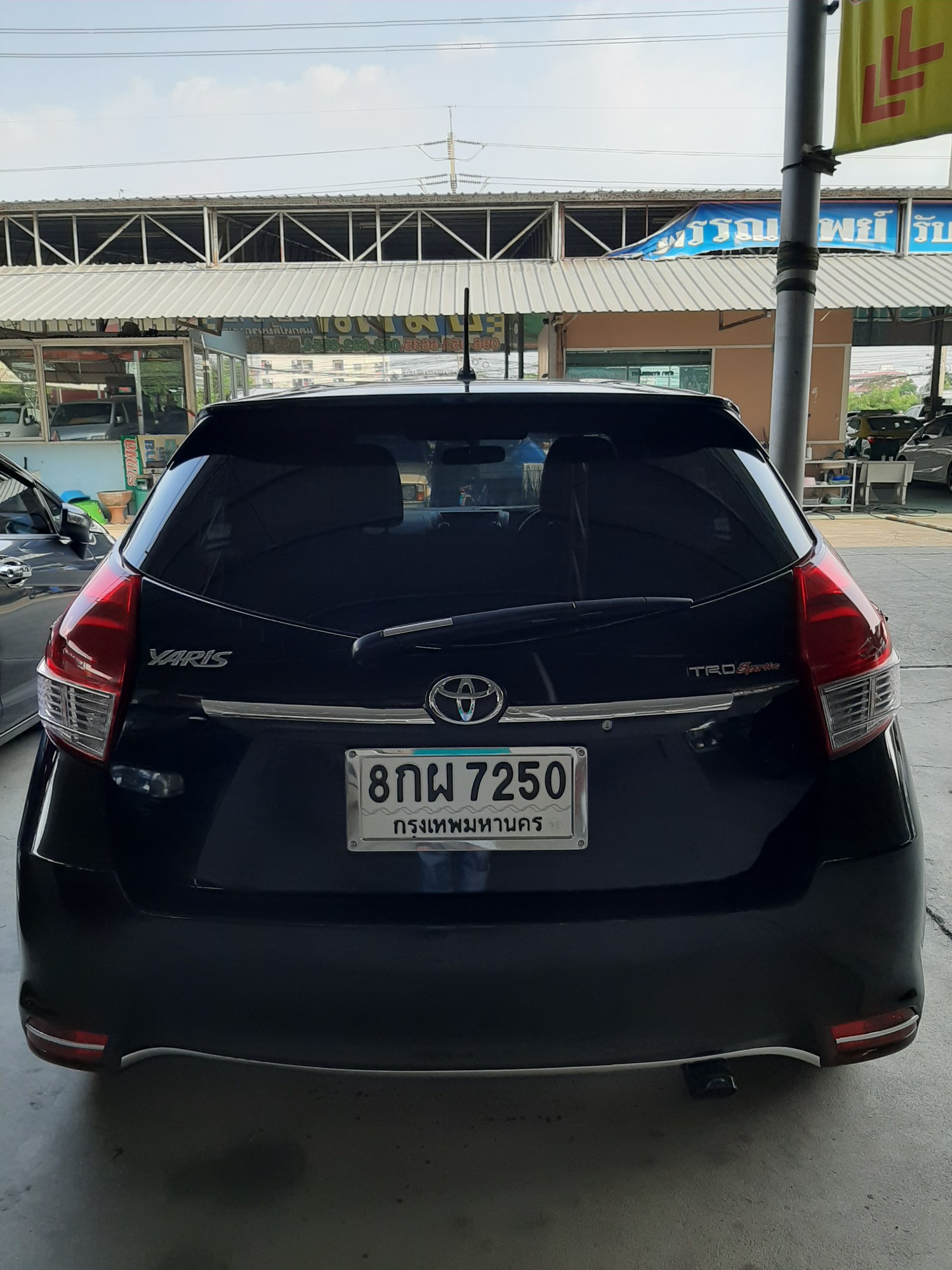 Toyota Yaris ปี 2013 สีดำ (รูปที่ 3)