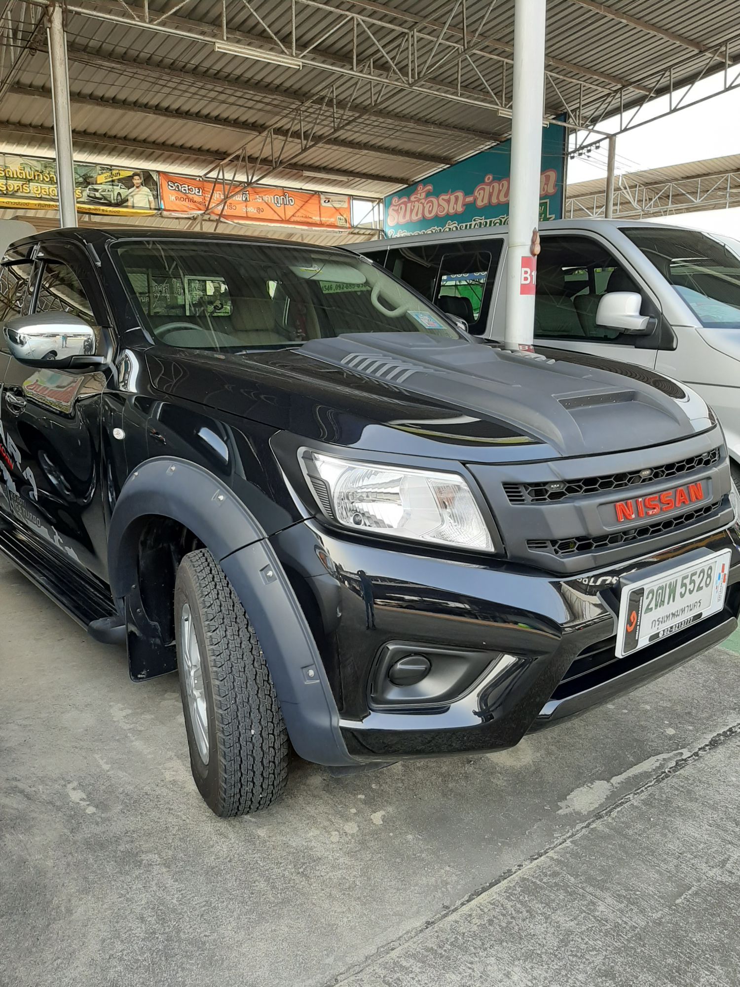 Nissan Np300 ปี 2019 สีดำ