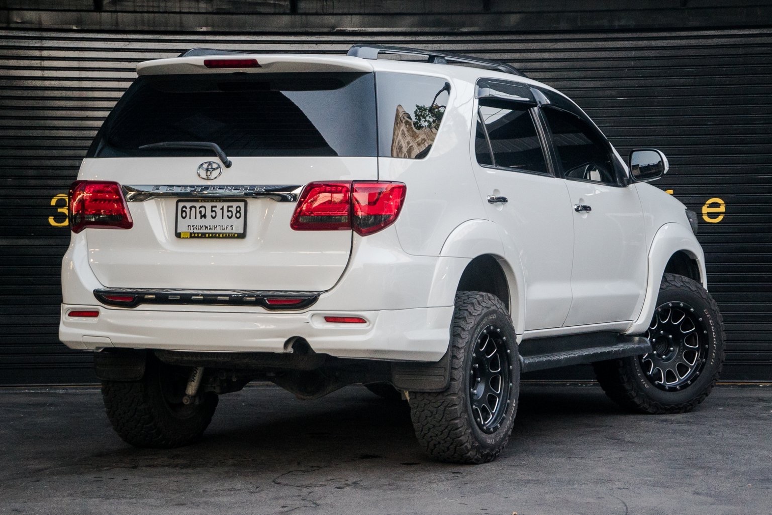 Toyota Fortuner GEN 1 ไมเนอร์เชนจ์ 2 ปี 2012 สีขาว