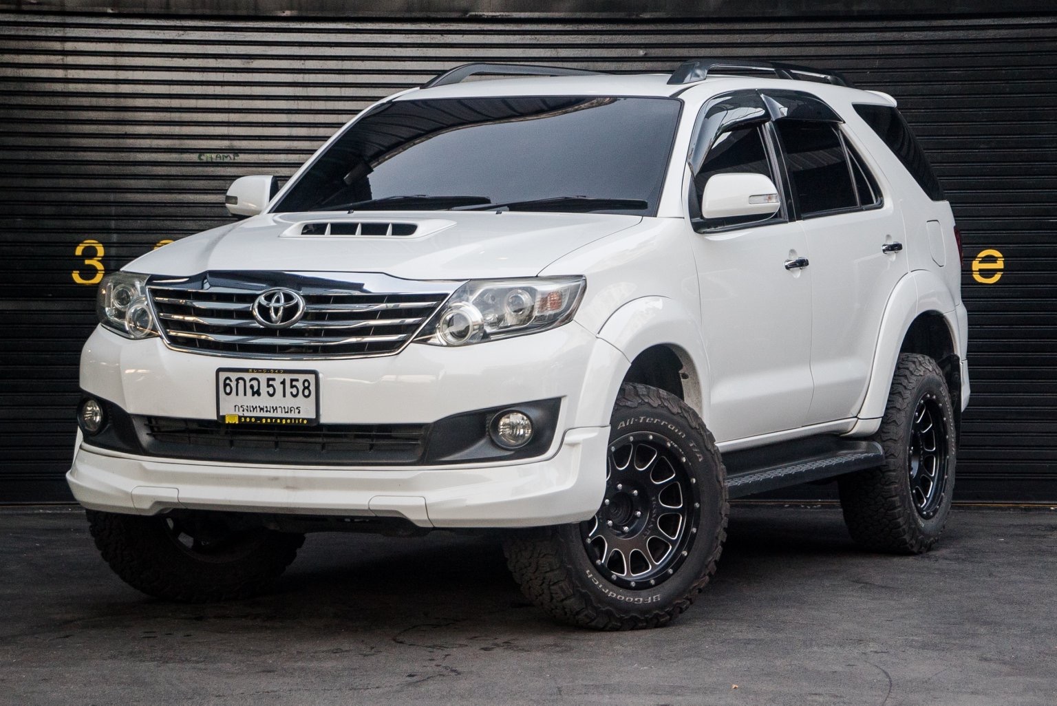 Toyota Fortuner GEN 1 ไมเนอร์เชนจ์ 2 ปี 2012 สีขาว