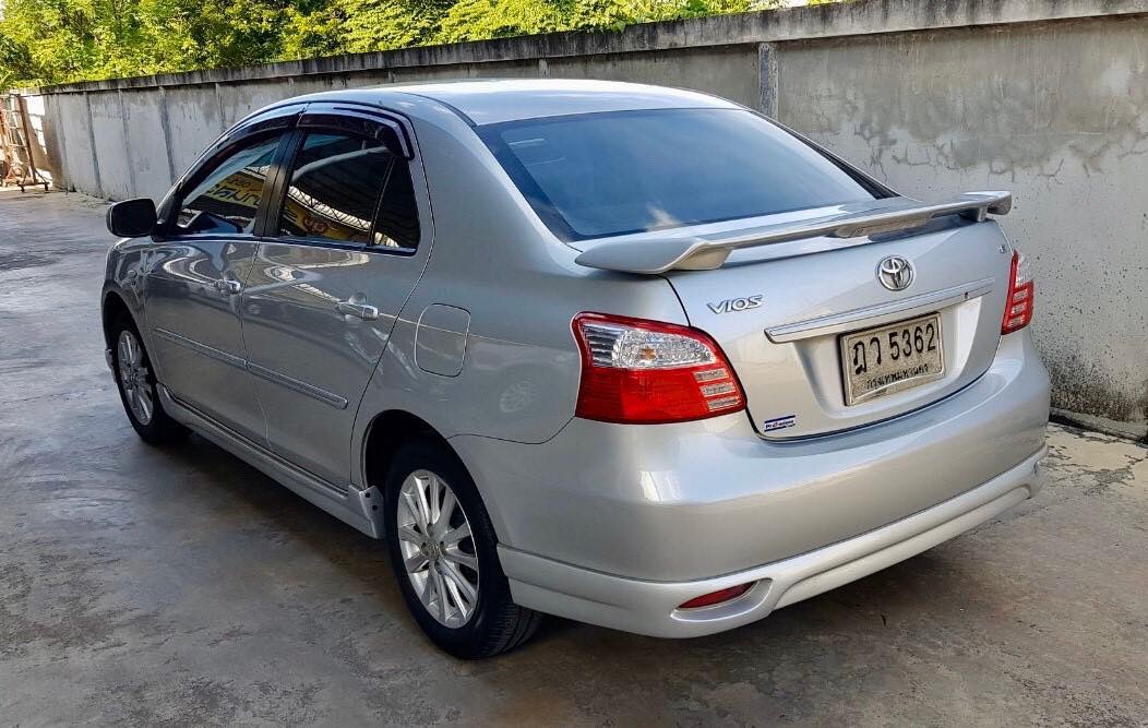 Toyota Vios ปี 2010 สีเงิน