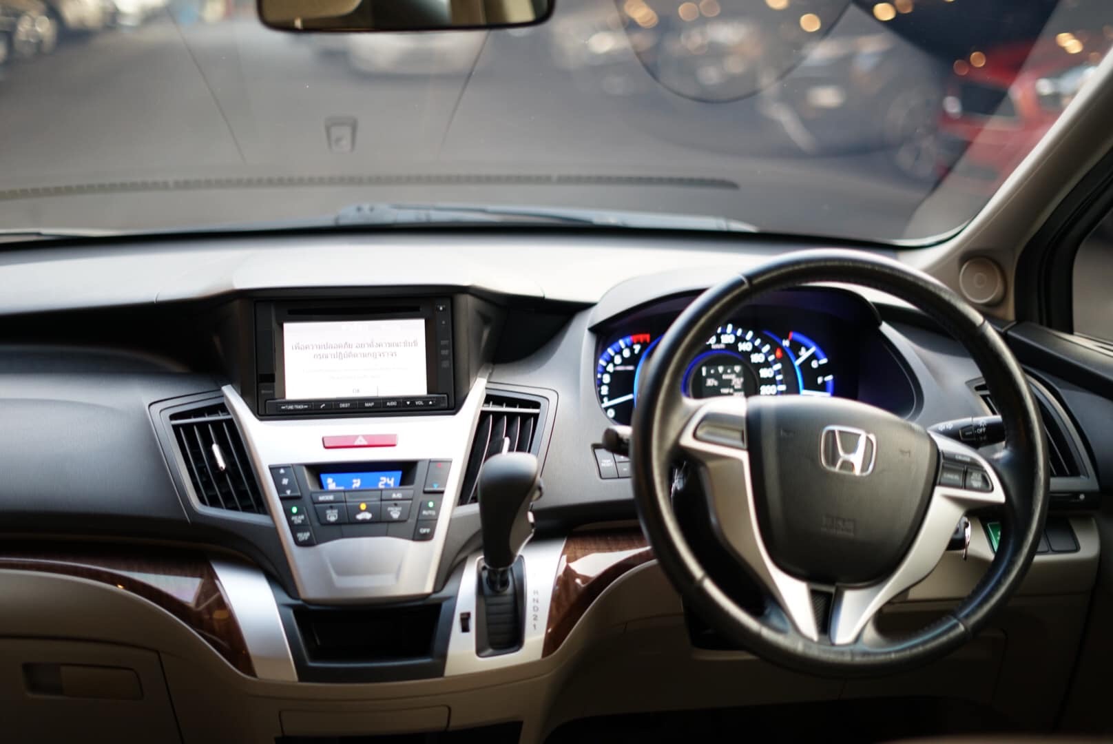 Honda Odyssey ปี 2013 สีขาว (รูปที่ 12)