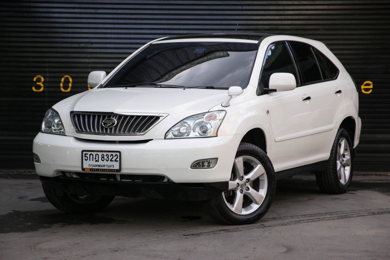 Toyota Harrier ปี 2008 สีขาว