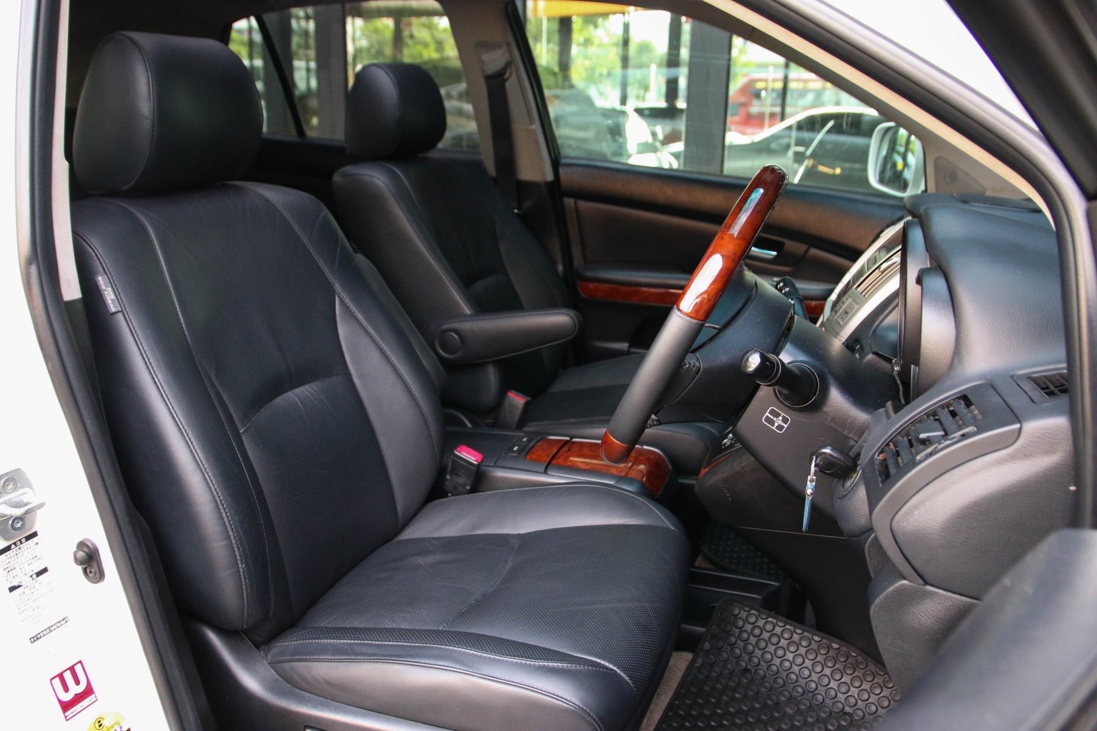 Toyota Harrier ปี 2008 สีขาว (รูปที่ 10)