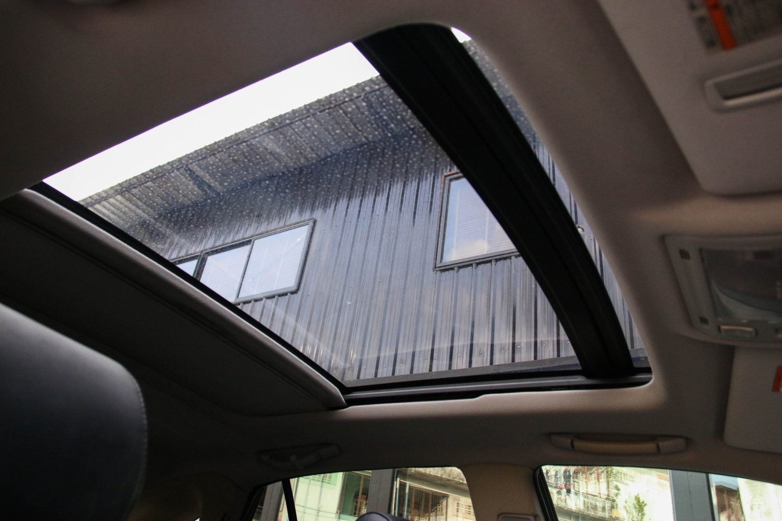 Toyota Harrier ปี 2008 สีขาว (รูปที่ 12)