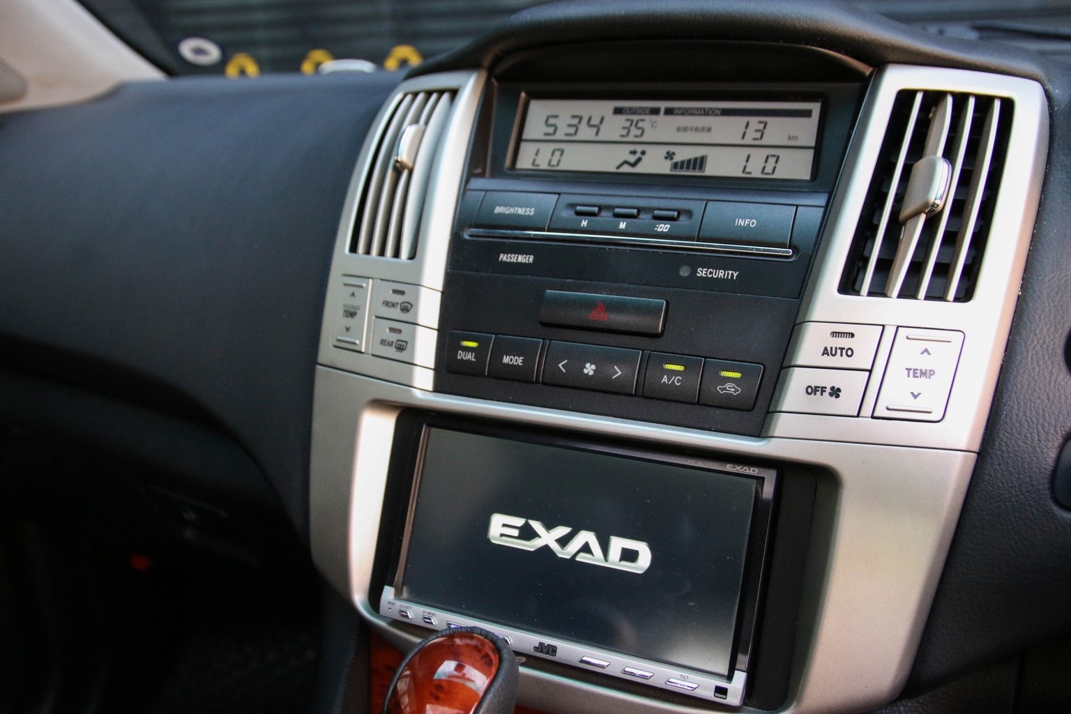 Toyota Harrier ปี 2008 สีขาว (รูปที่ 6)