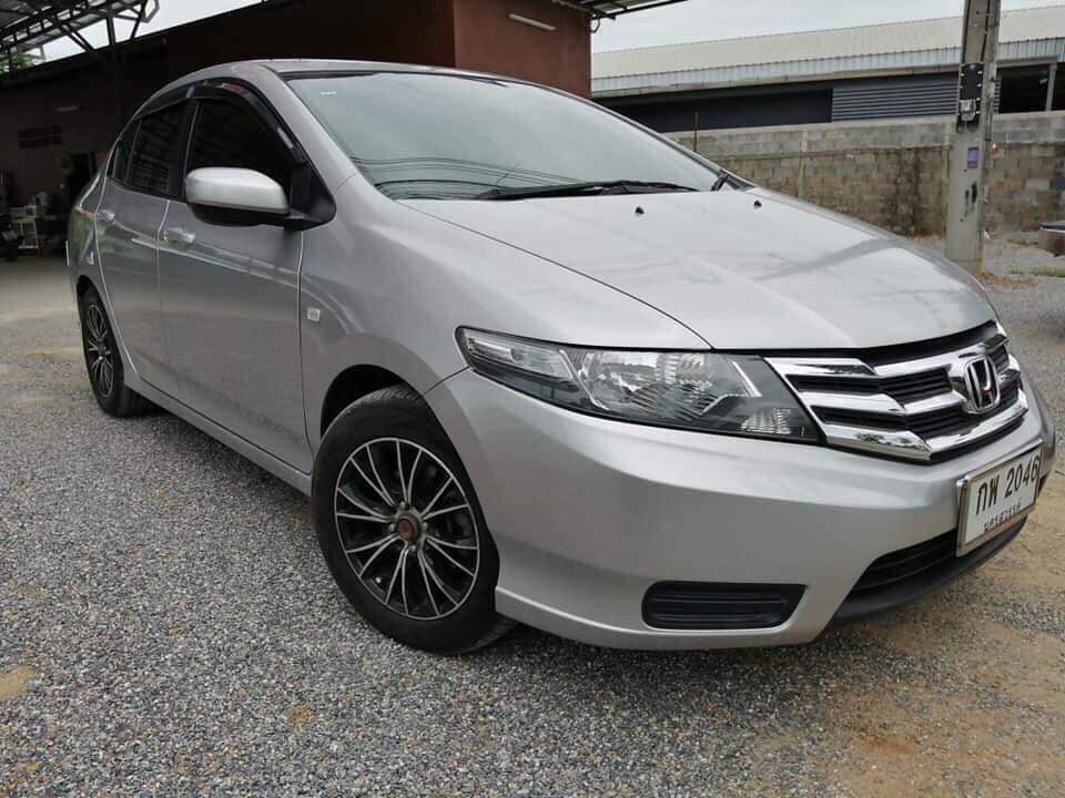 Honda City ปี 2013 สีเงิน (รูปที่ 2)
