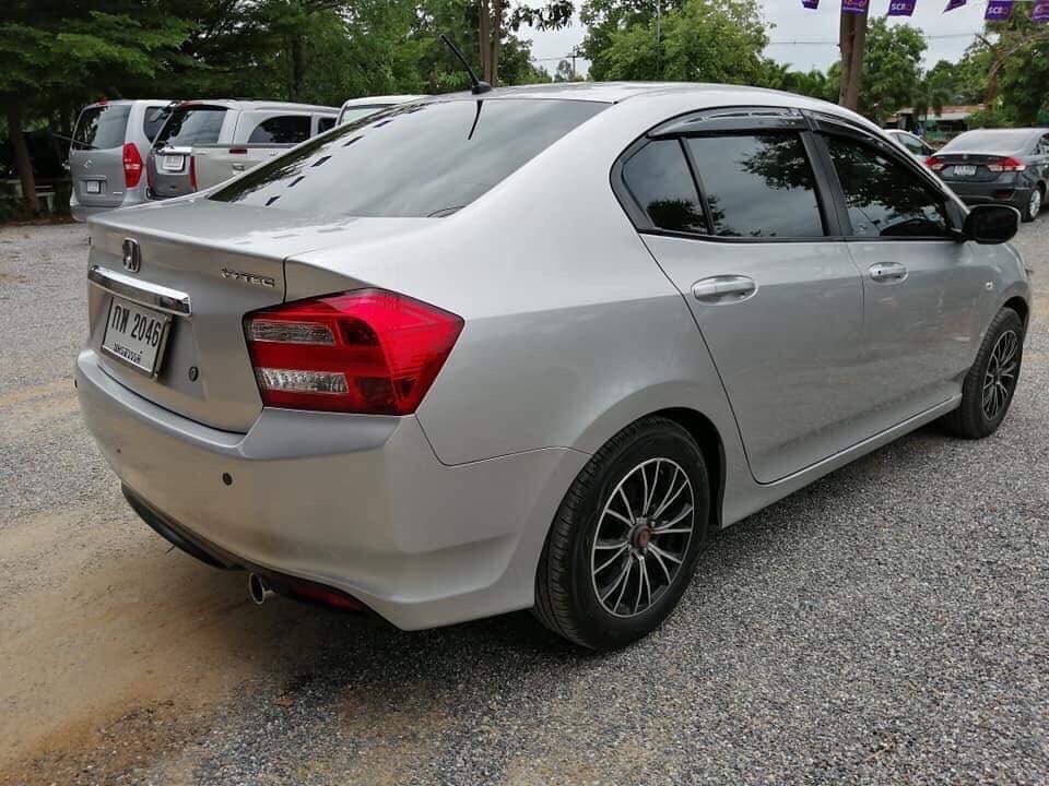 Honda City ปี 2013 สีเงิน (รูปที่ 4)