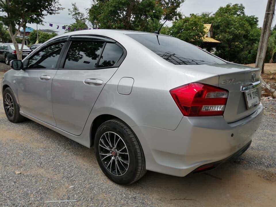 Honda City ปี 2013 สีเงิน (รูปที่ 3)