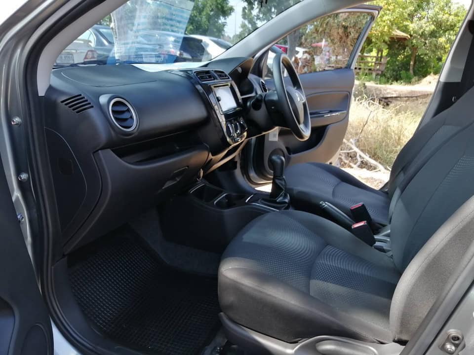 Mitsubishi Attrage ปี 2018 สีเทา (รูปที่ 8)