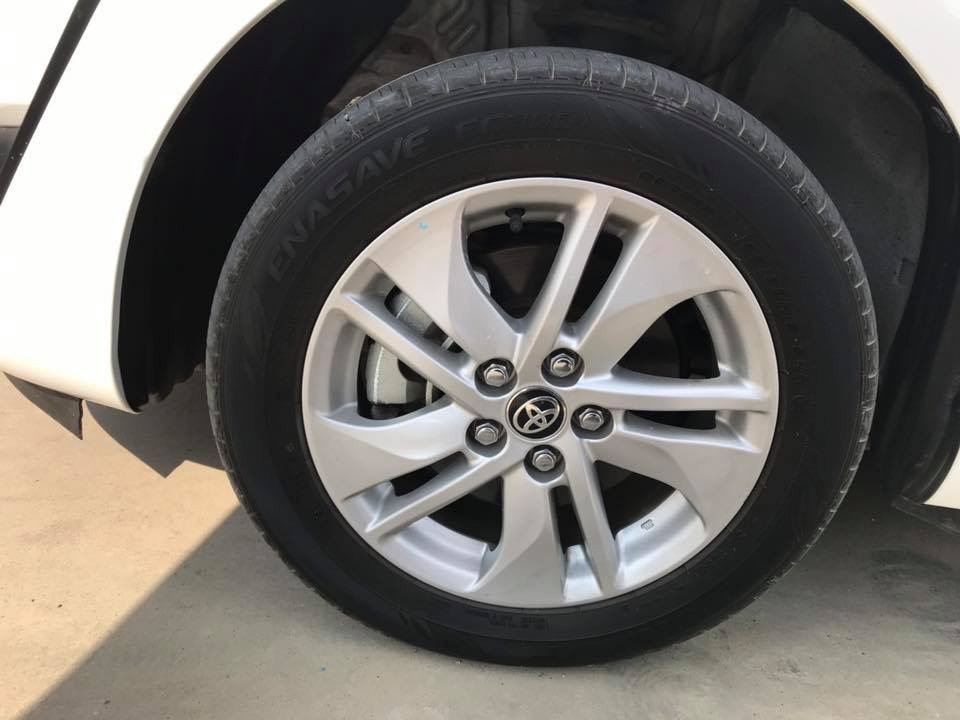 Toyota Sienta ปี 2017 สีขาว (รูปที่ 18)