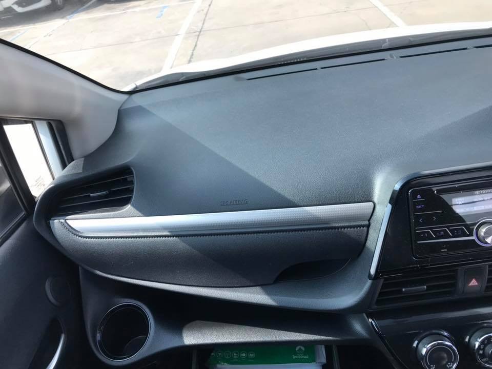 Toyota Sienta ปี 2017 สีขาว (รูปที่ 7)
