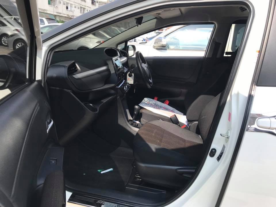 Toyota Sienta ปี 2017 สีขาว (รูปที่ 19)