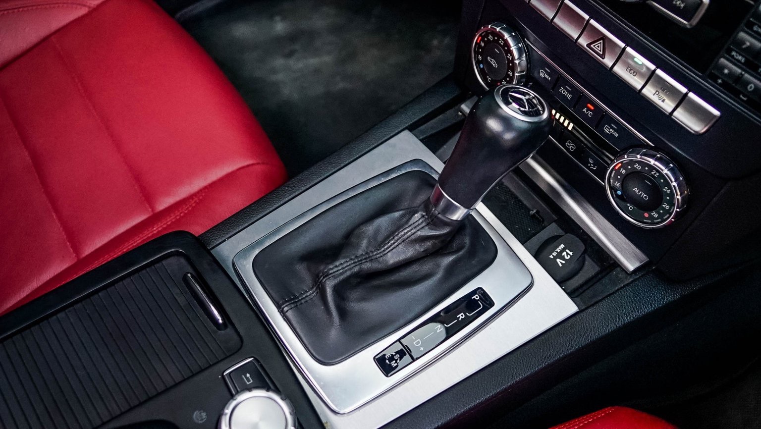Mercedes-Benz C-Class W204 C180 ปี 2012 สีดำ