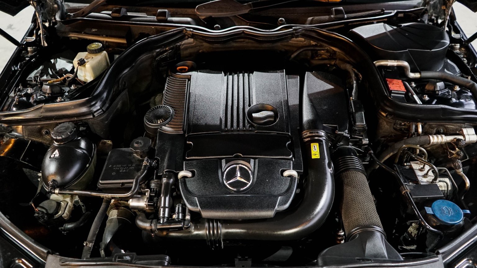 Mercedes-Benz C-Class W204 C180 ปี 2012 สีดำ