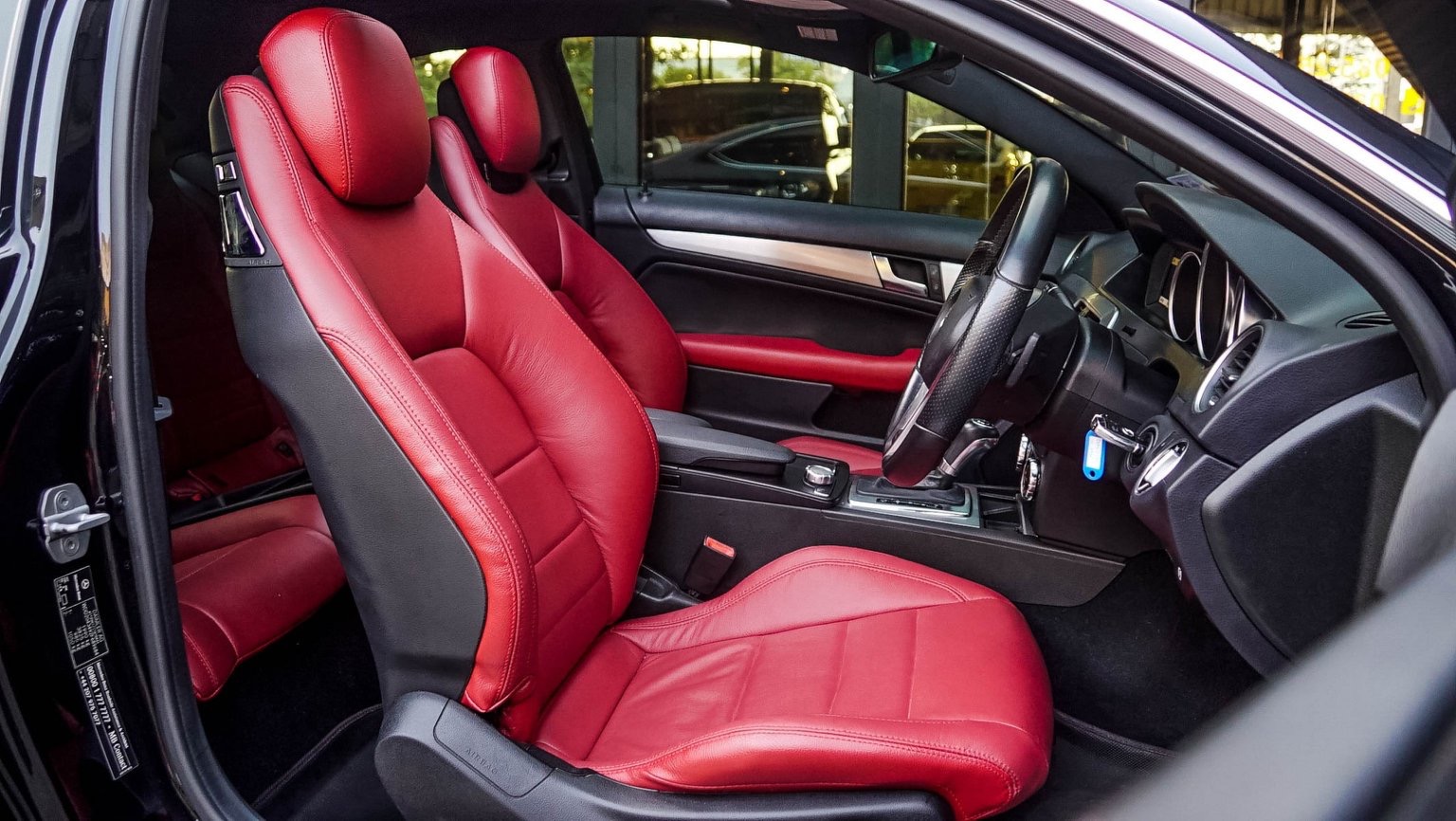 Mercedes-Benz C-Class W204 C180 ปี 2012 สีดำ