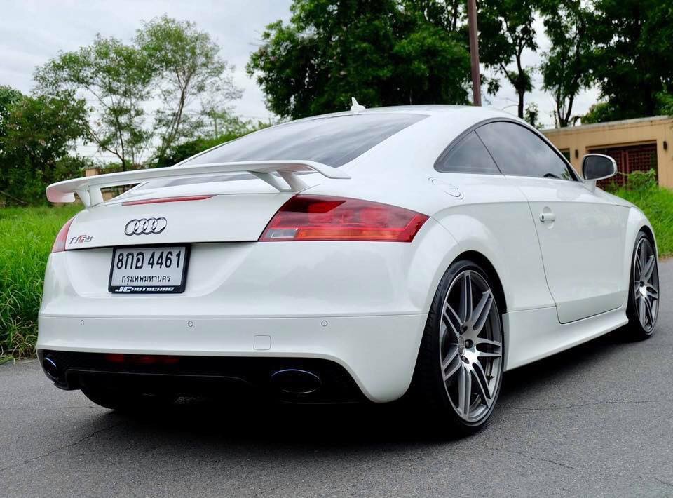 Audi TT RS สีขาว