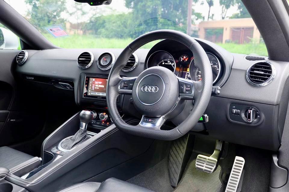 Audi TT RS สีขาว (รูปที่ 11)