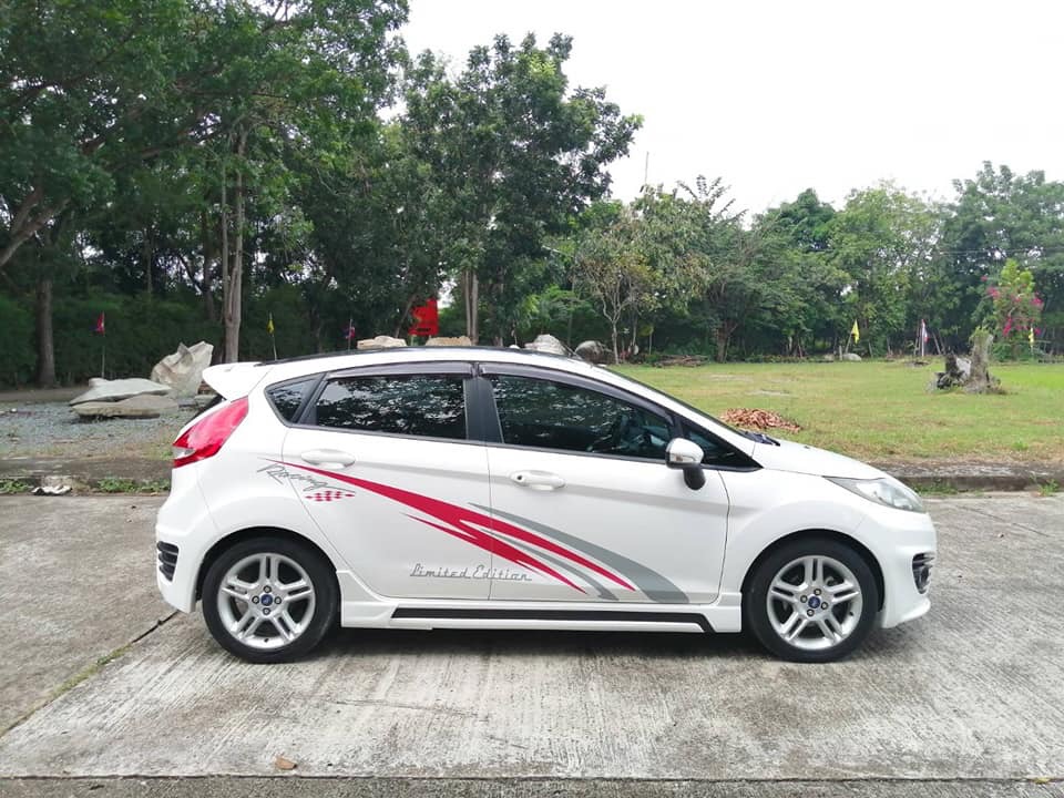 Ford Fiesta ปี 2012 สีขาว (รูปที่ 2)