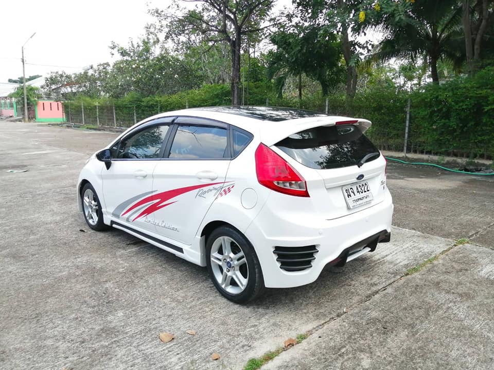 Ford Fiesta ปี 2012 สีขาว (รูปที่ 5)
