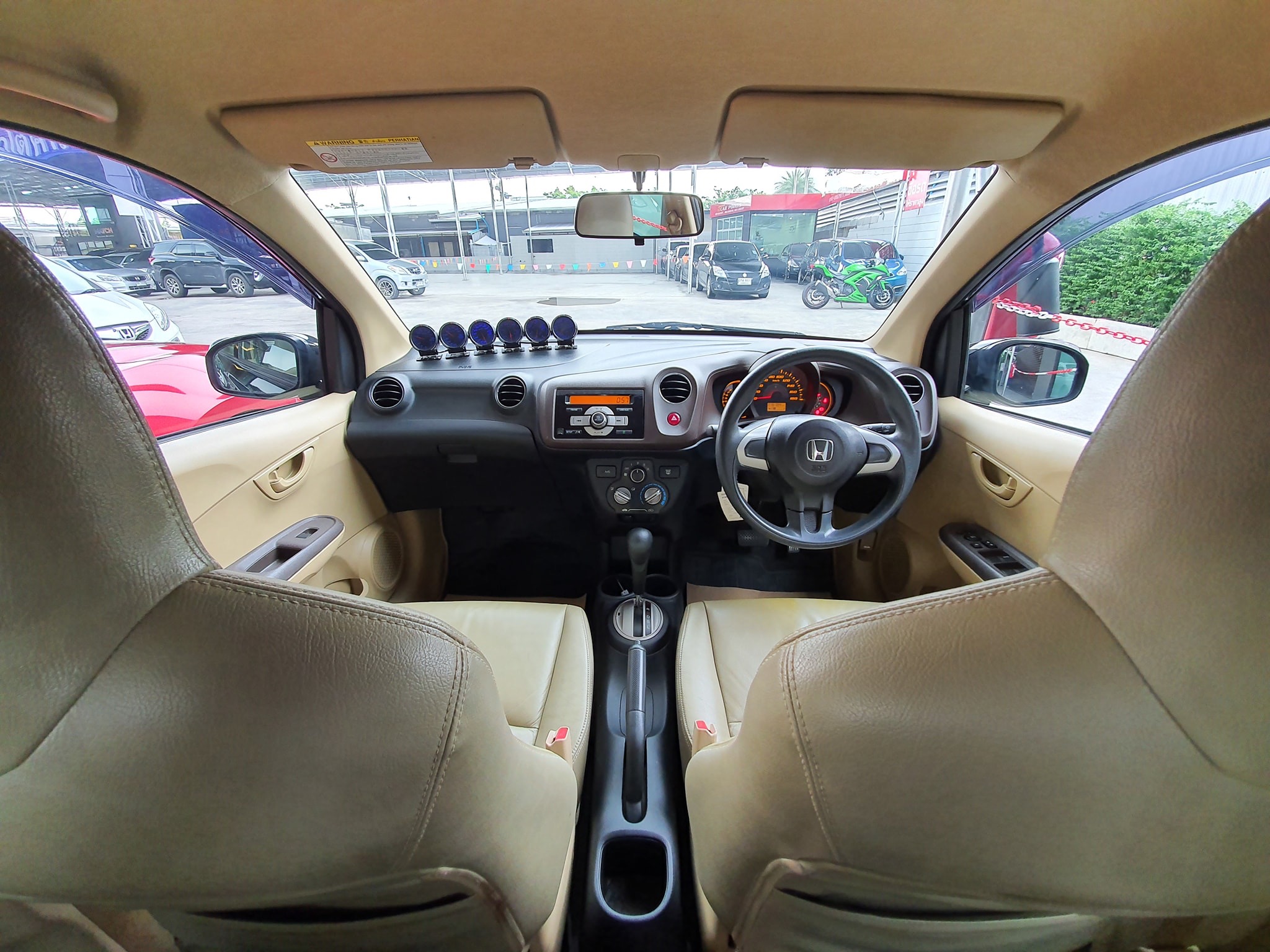 Honda Brio Amaze ปี 2013 สีดำ (รูปที่ 6)