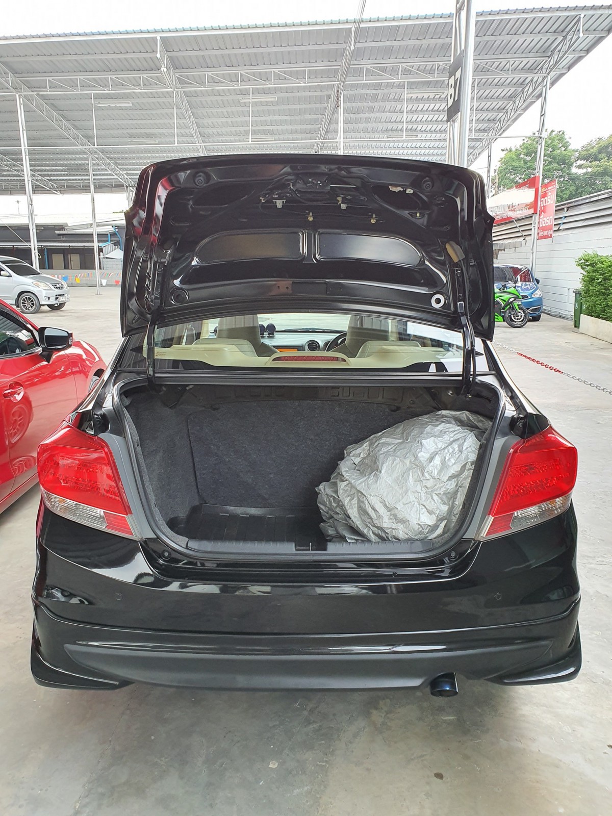Honda Brio Amaze ปี 2013 สีดำ (รูปที่ 8)