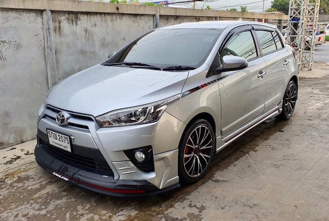 Toyota Yaris ปี 2014 สีเงิน