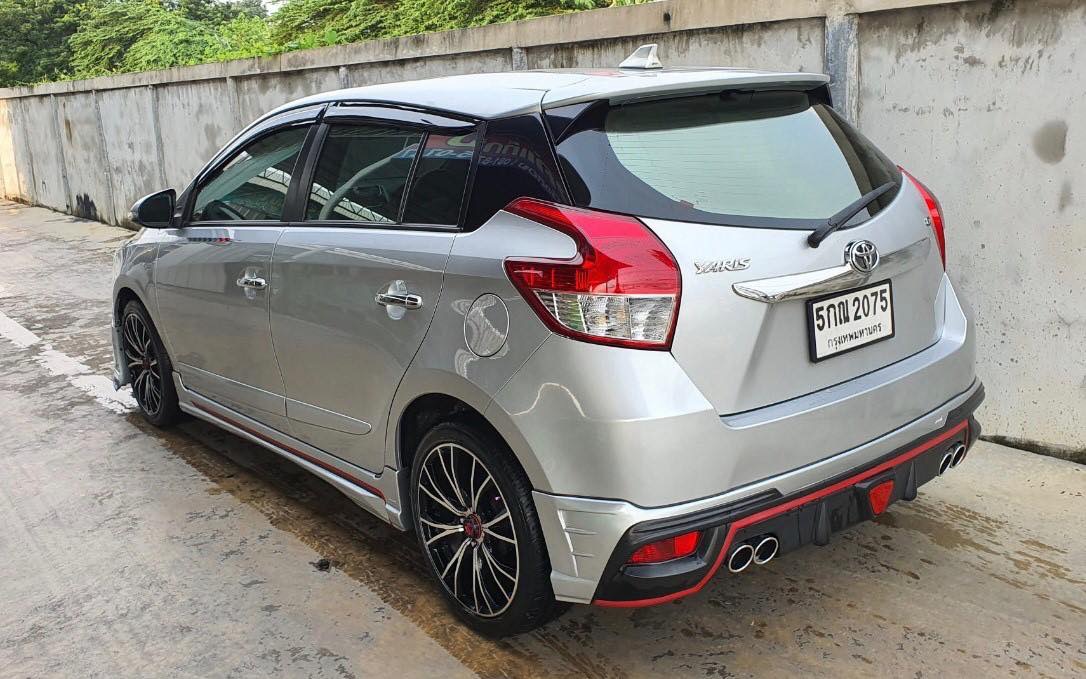 Toyota Yaris ปี 2014 สีเงิน (รูปที่ 4)