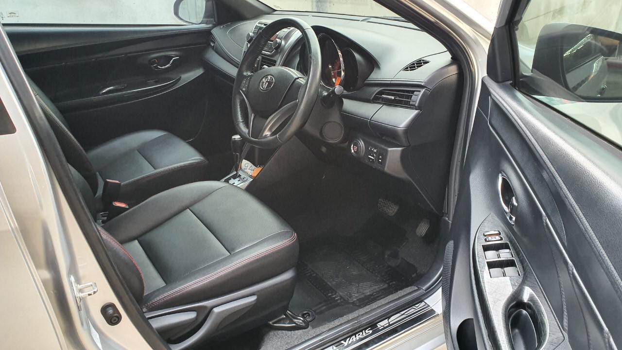 Toyota Yaris ปี 2014 สีเงิน (รูปที่ 12)