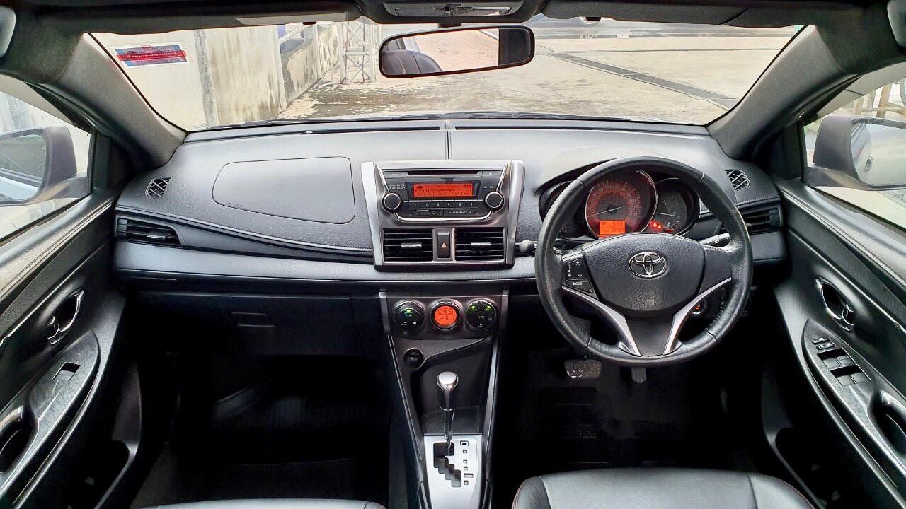 Toyota Yaris ปี 2014 สีเงิน (รูปที่ 8)