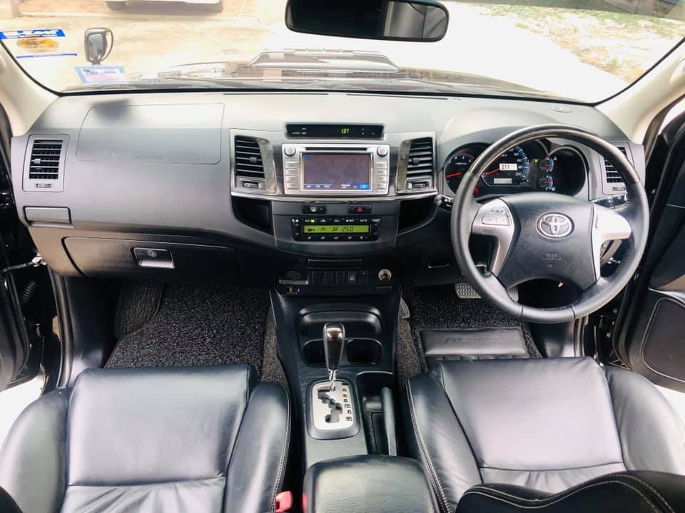 Toyota Fortuner GEN 1 ไมเนอร์เชนจ์ 2 ปี 2014 สีดำ (รูปที่ 13)