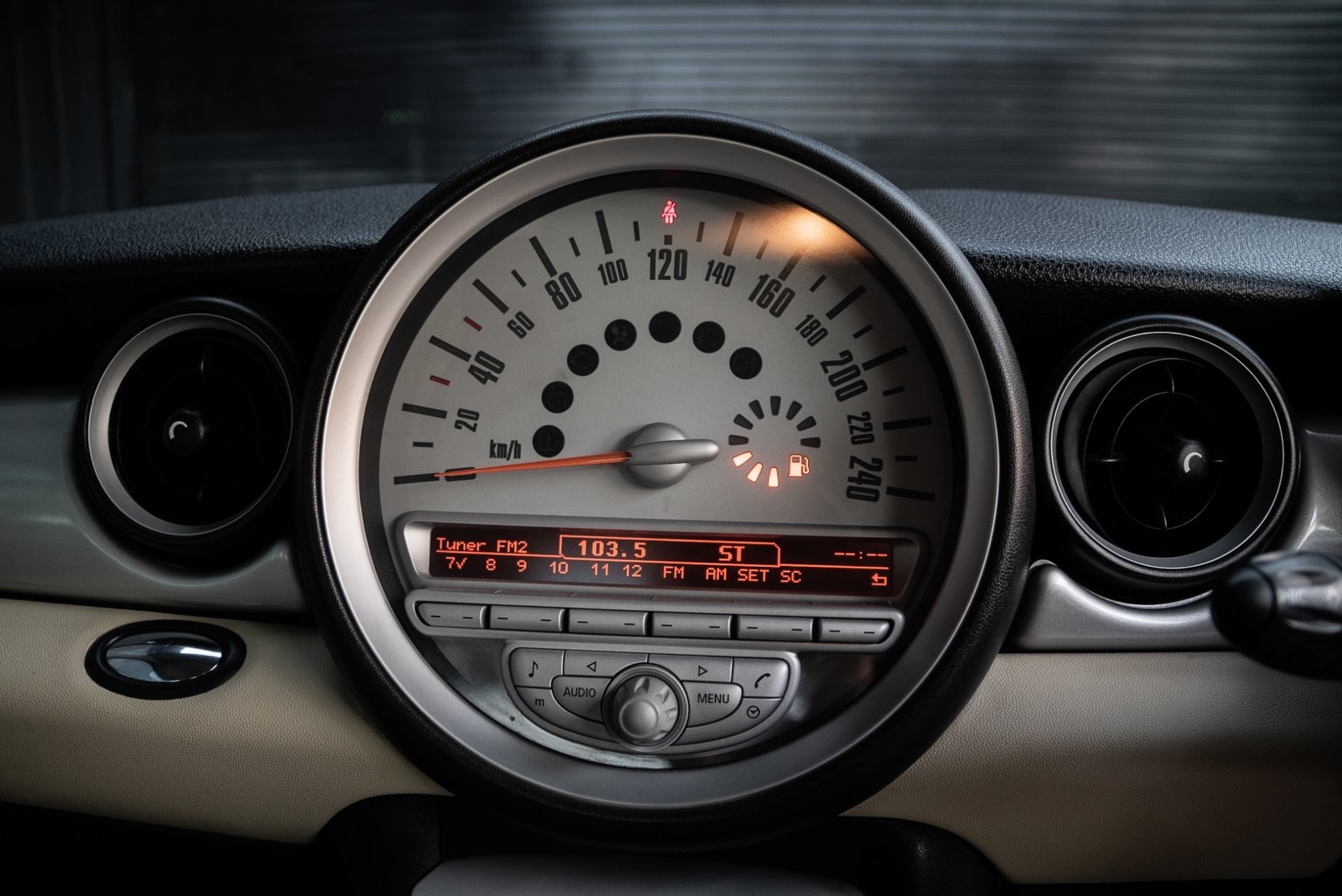 Mini Hatch (Cooper) Gen2 R56 ปี 2007 สีขาว (รูปที่ 6)