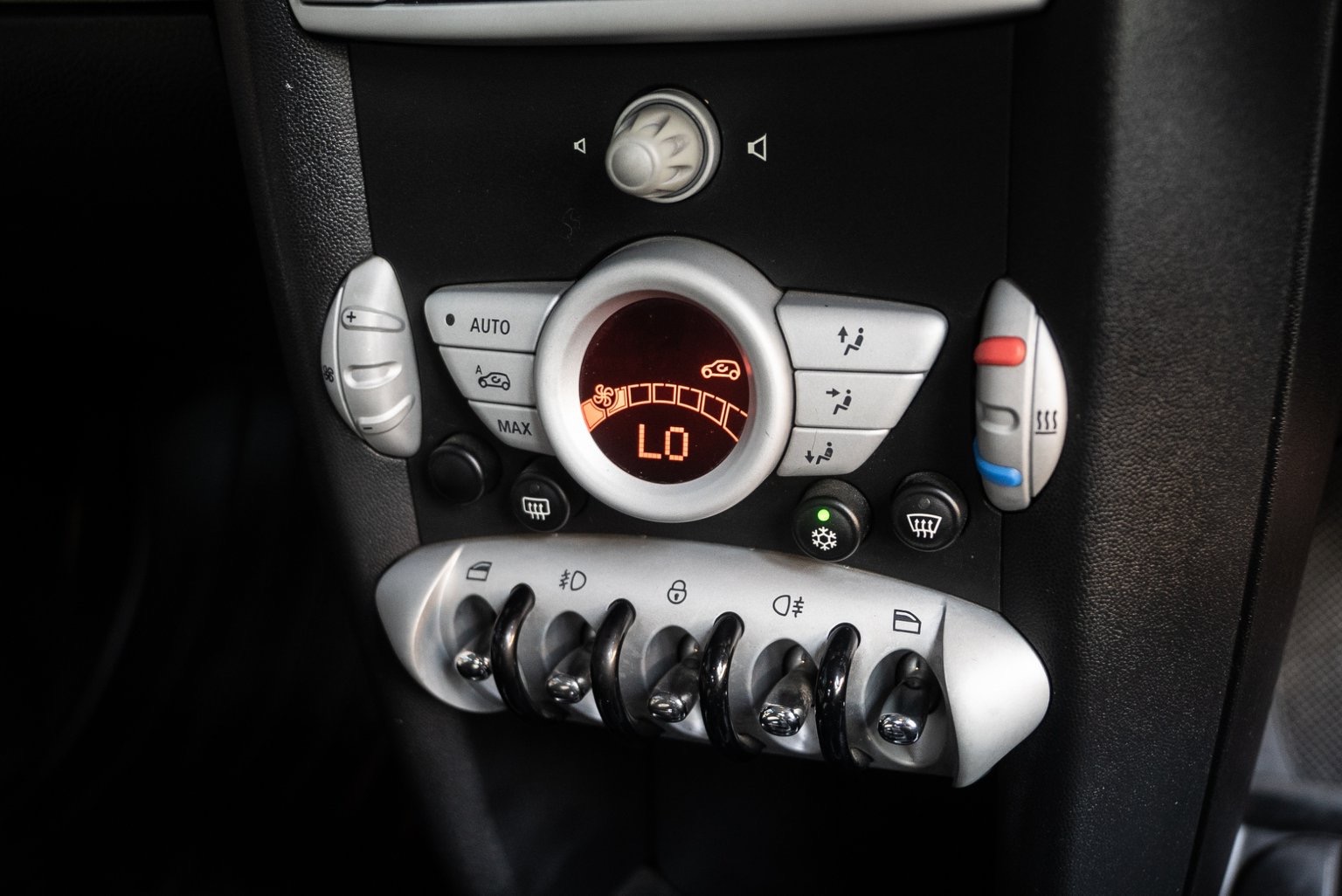 Mini Hatch (Cooper) Gen2 R56 ปี 2007 สีขาว (รูปที่ 7)