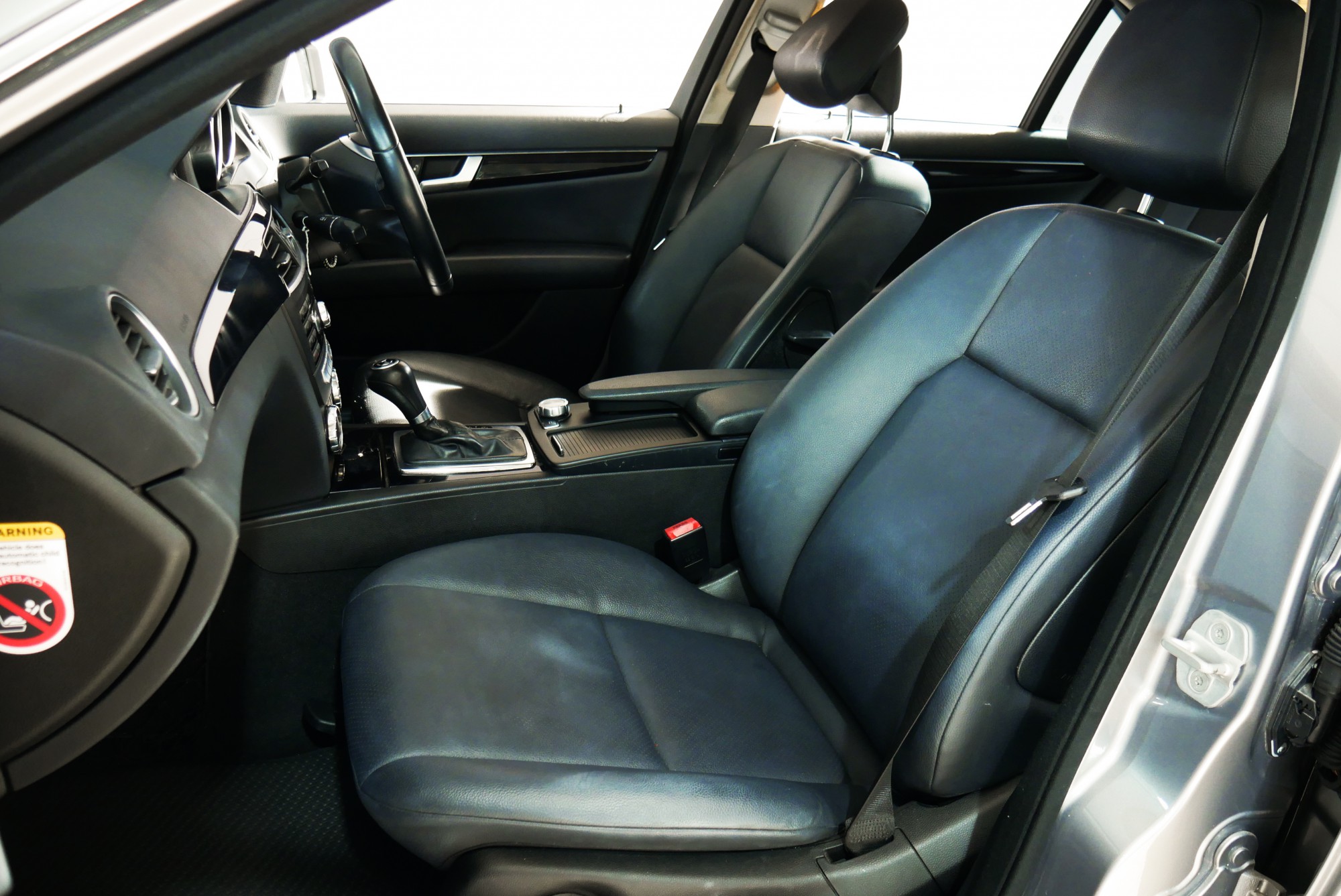 MERCEDES BENZ C200 W204 1.8 CGI Facelife ปี 2013 สีเทา (รูปที่ 8)