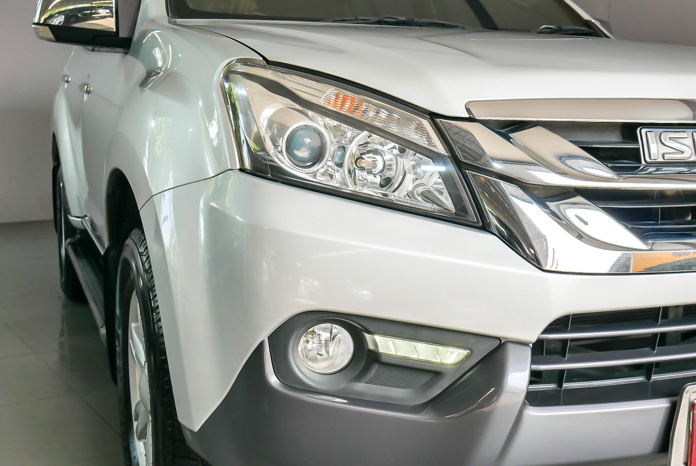 ISUZU MU-X 3.0 NAVI 4WD AT 2014 สีเงิน