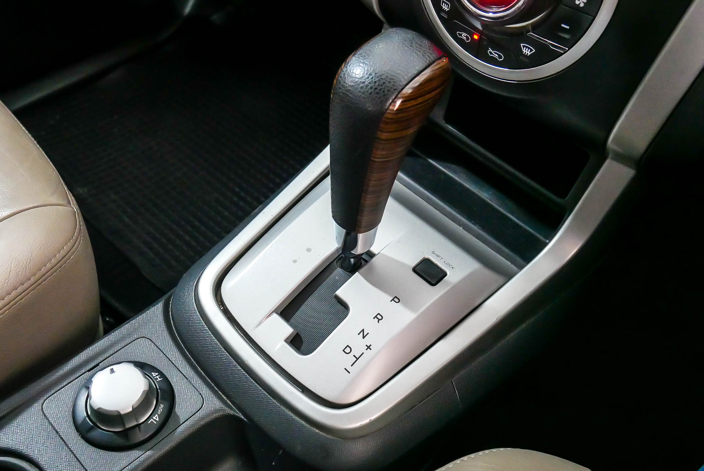 ISUZU MU-X 3.0 NAVI 4WD AT 2014 สีเงิน (รูปที่ 10)