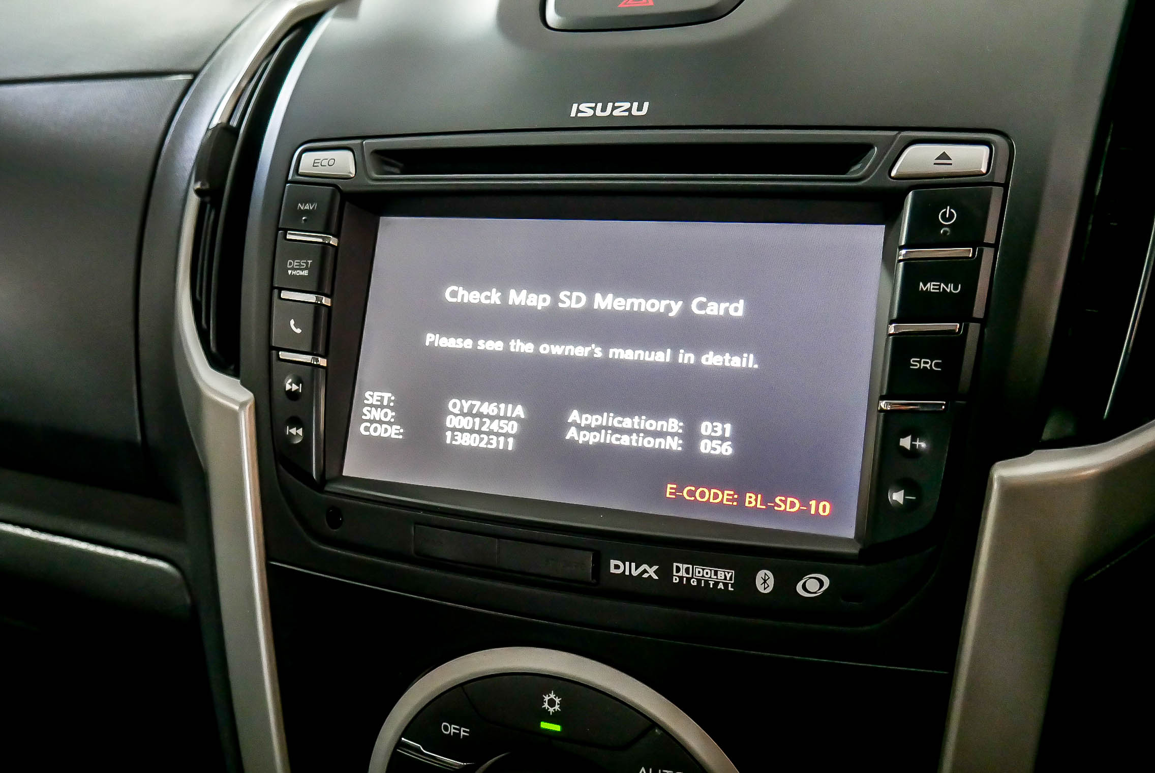 ISUZU MU-X 3.0 NAVI 4WD AT 2014 สีเงิน (รูปที่ 9)
