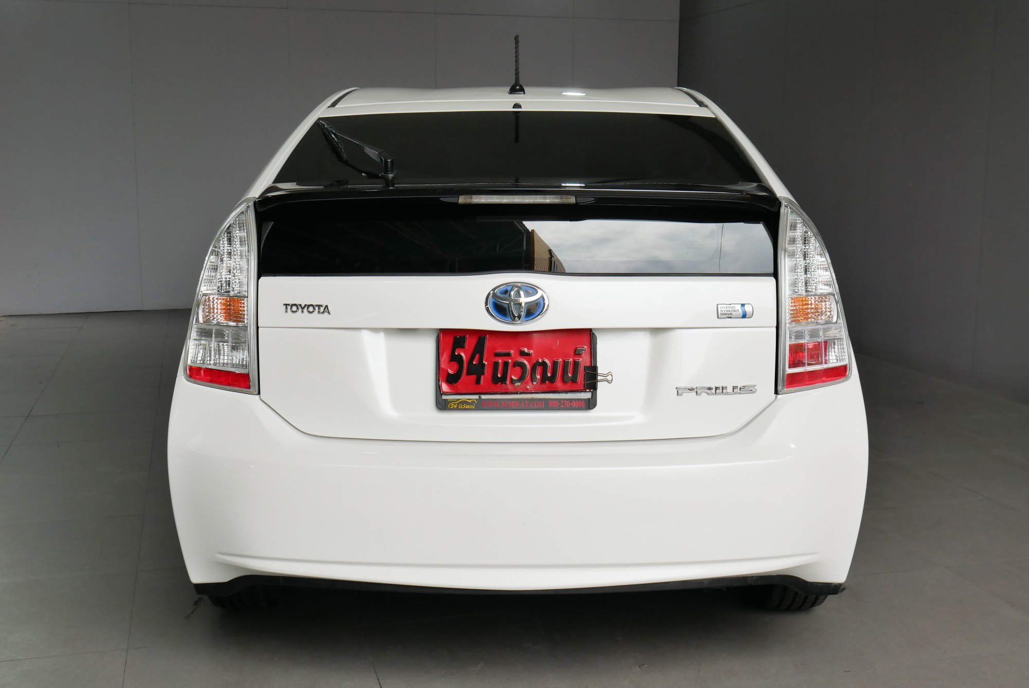 Toyota Prius ปี 2011 สีขาว