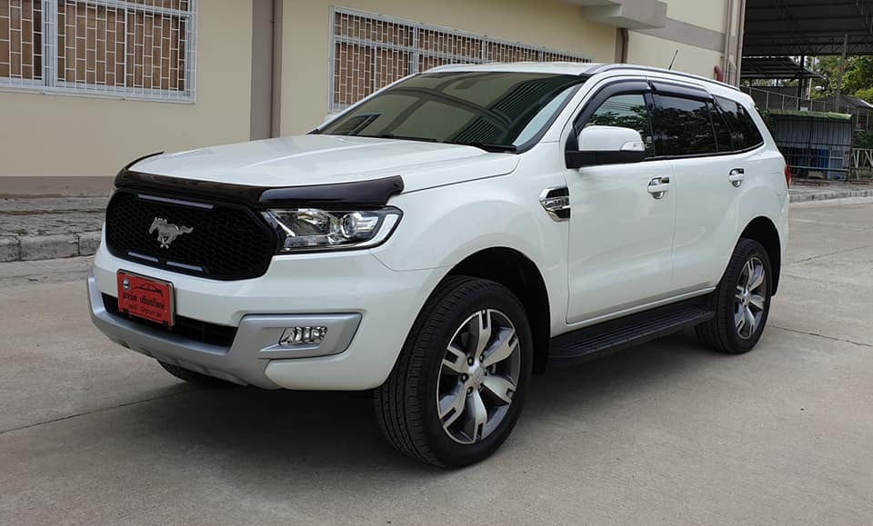 Ford Everest ปี 2015 สีขาว