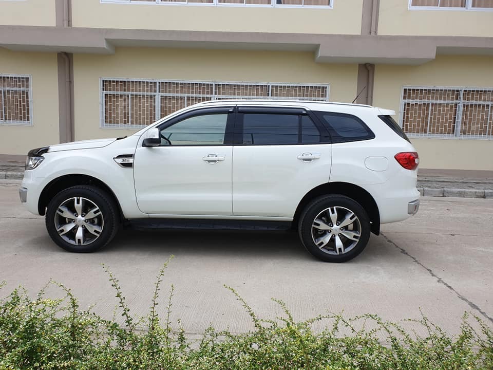 Ford Everest ปี 2015 สีขาว (รูปที่ 4)