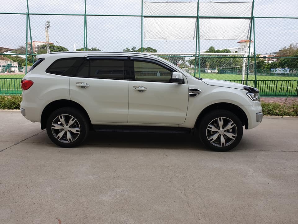 Ford Everest ปี 2015 สีขาว (รูปที่ 3)